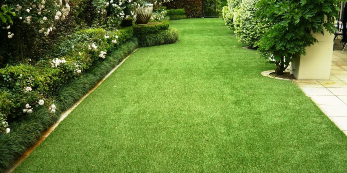 Discover 7 Surprising Benefits of Fake Grass